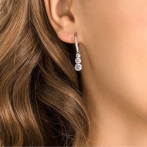 Swarovski Stilla Attract hoop earrings